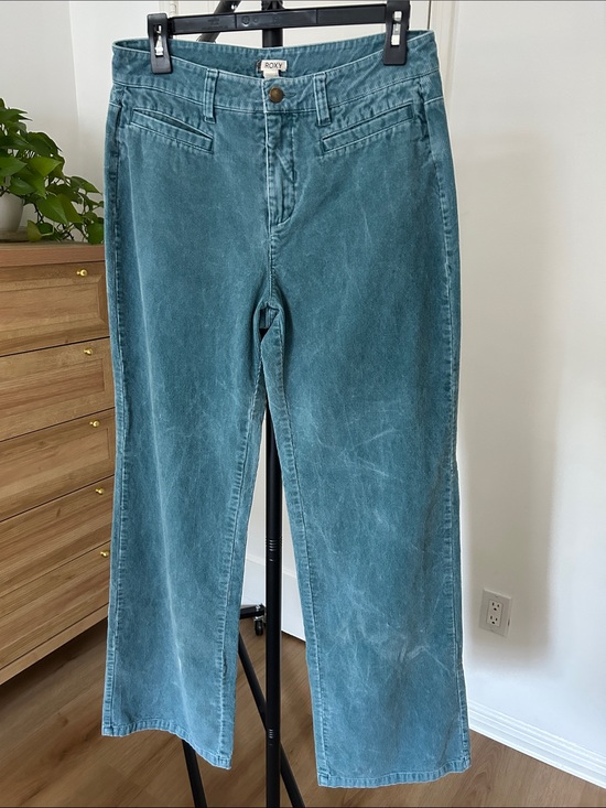 Roxy Pants - Roxy  Wide Leg Corduroy Pant. Size 29. 31” inseam. Slight stretch.